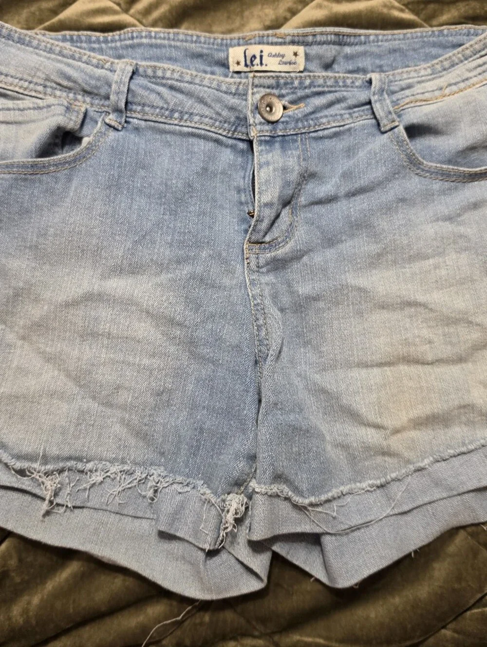 L.e.i. Light Blue Frayed Hem Denim Shorts